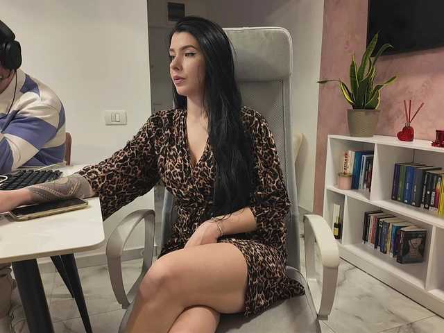 Valeriaxoxo's BongaCams show and profile