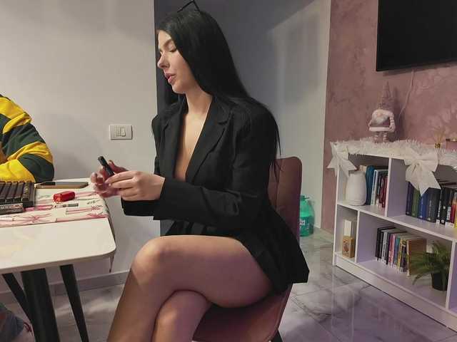 Valeriaxoxo's BongaCams show and profile