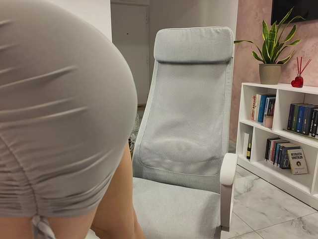 Valeriaxoxo's BongaCams show and profile