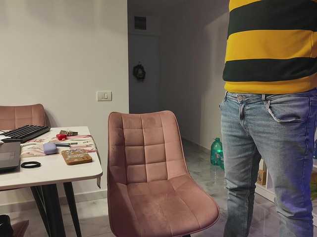 Valeriaxoxo's BongaCams show and profile