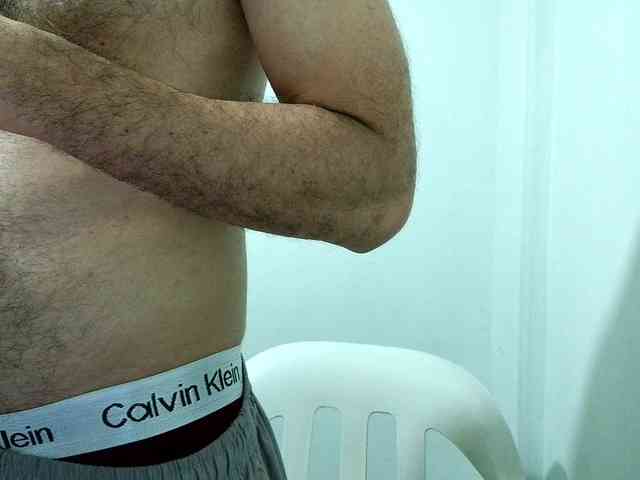 andrew1520 Live Webcam on BongaCams