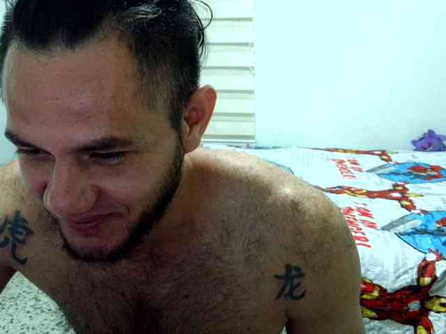 andrew1520 Live Webcam on BongaCams