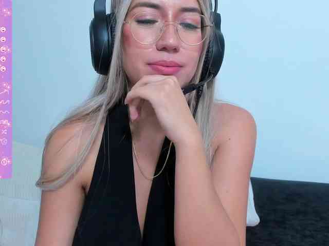 EllaDavs webcam