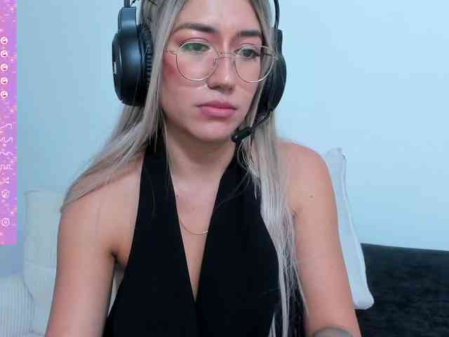 EllaDavs webcam