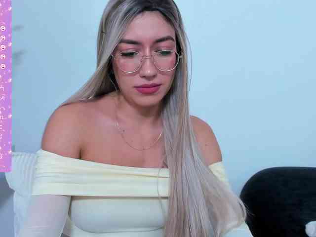 EllaDavs webcam