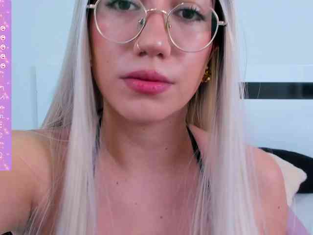 EllaDavs webcam
