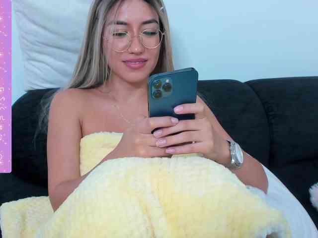 EllaDavs webcam