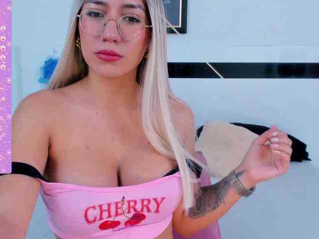 EllaDavs webcam