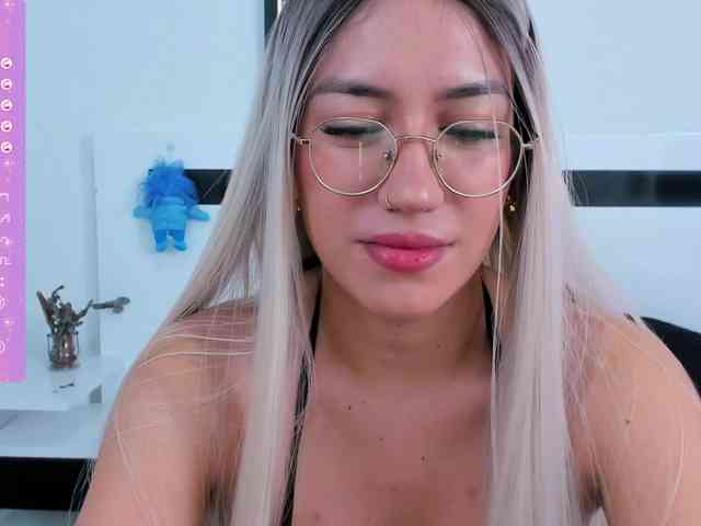 EllaDavs webcam