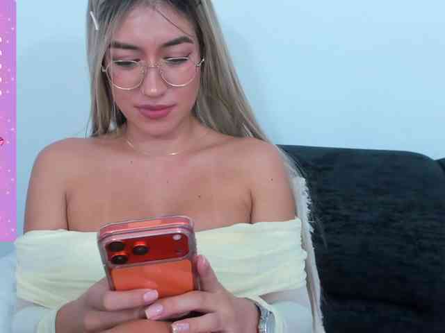 EllaDavs webcam