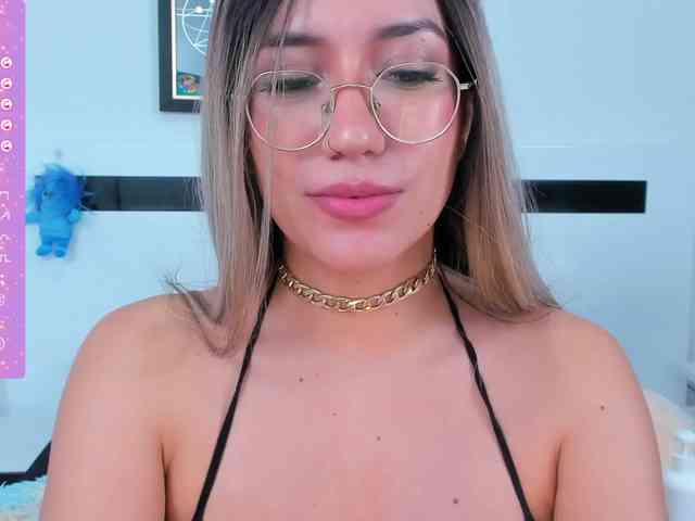 EllaDavs webcam