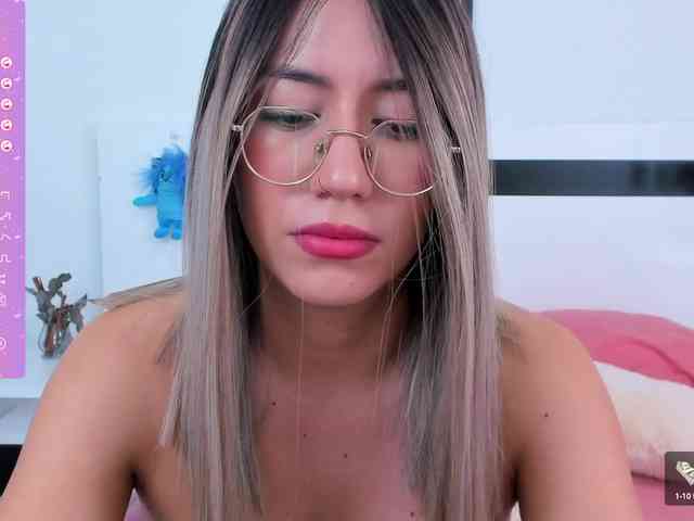 EllaDavs webcam