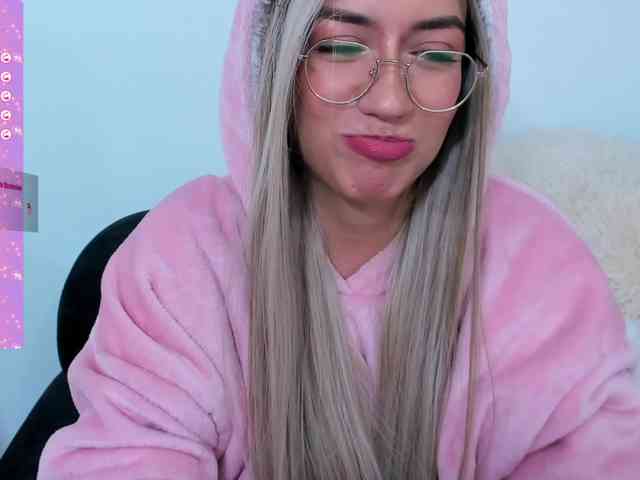 EllaDavs webcam