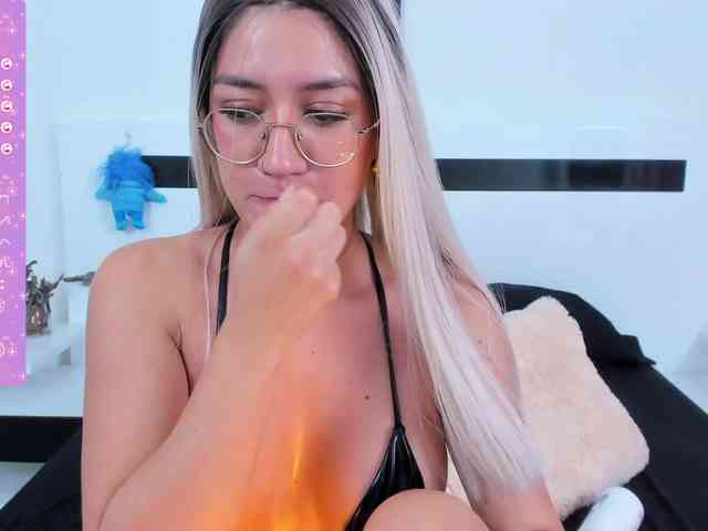 EllaDavs webcam