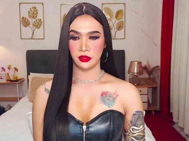 Queenyhurie Live Webcam on BongaCams