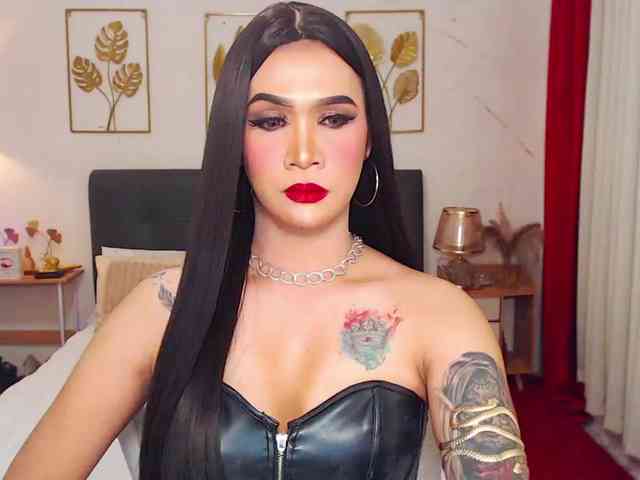 Queenyhurie Live Webcam on BongaCams