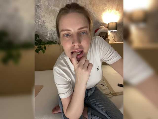 Incredible123's BongaCams show and profile