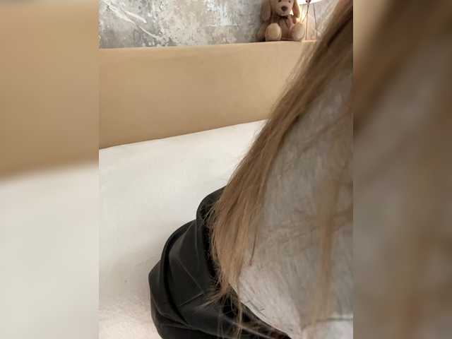 Incredible123's BongaCams show and profile