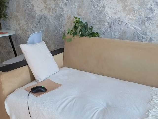 Incredible123's BongaCams show and profile