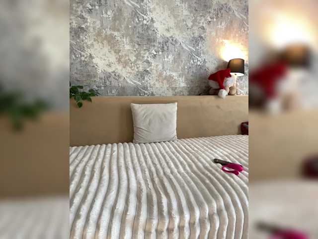 Incredible123's BongaCams show and profile