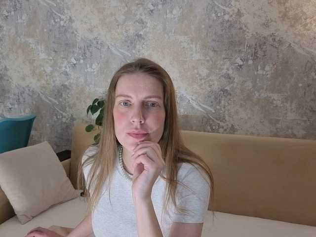 Incredible123's BongaCams show and profile