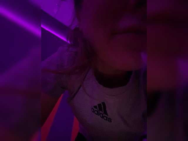 Incredible123's BongaCams show and profile