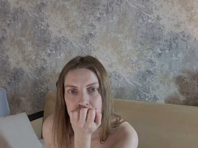 Incredible123's BongaCams show and profile