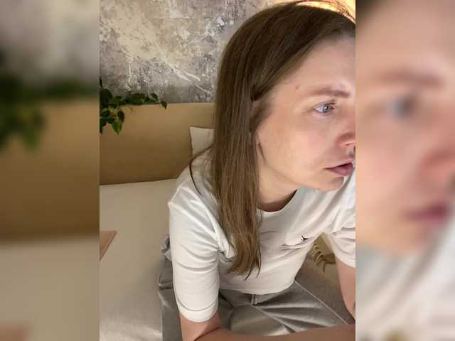 Incredible123's BongaCams show and profile