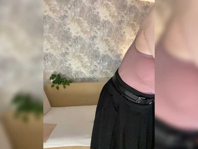 Incredible123 from BongaCams