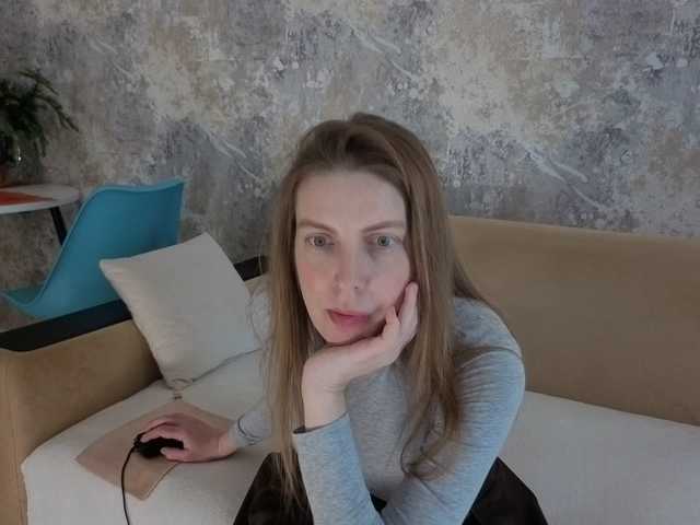 Incredible123 live cam