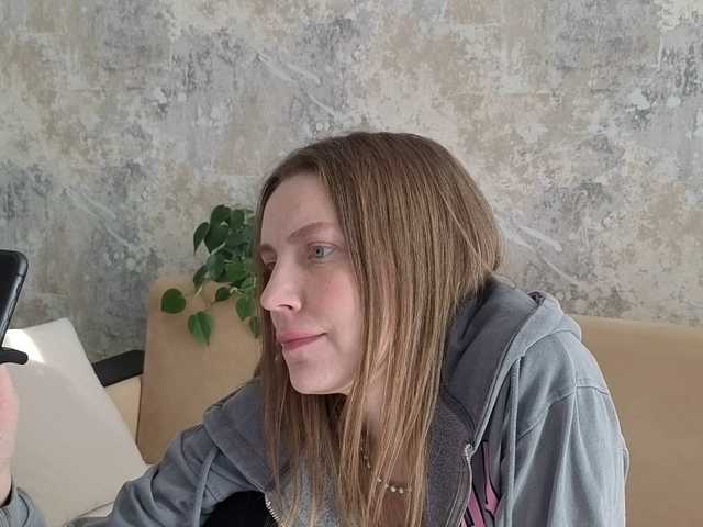 Incredible123's BongaCams show and profile