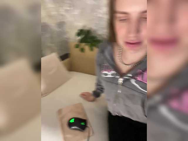 Incredible123's BongaCams show and profile