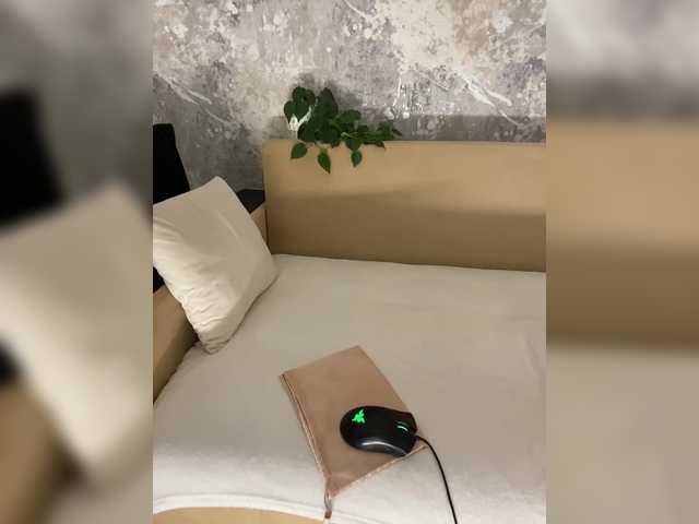 Incredible123's BongaCams show and profile