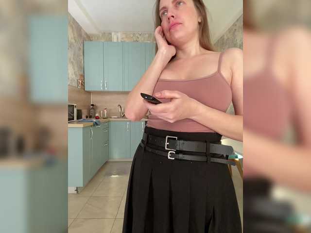 Incredible123 from BongaCams