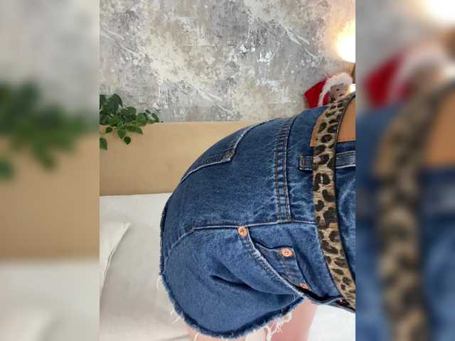 Incredible123's BongaCams show and profile