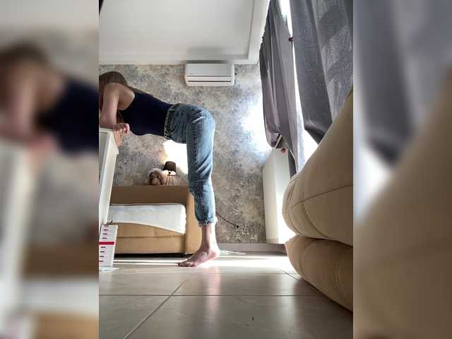 Incredible123's BongaCams show and profile