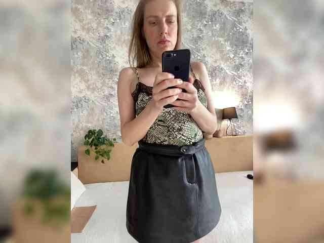 Incredible123 Live Webcam on {site_name}