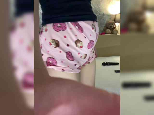 Incredible123 Live Webcam on BongaCams