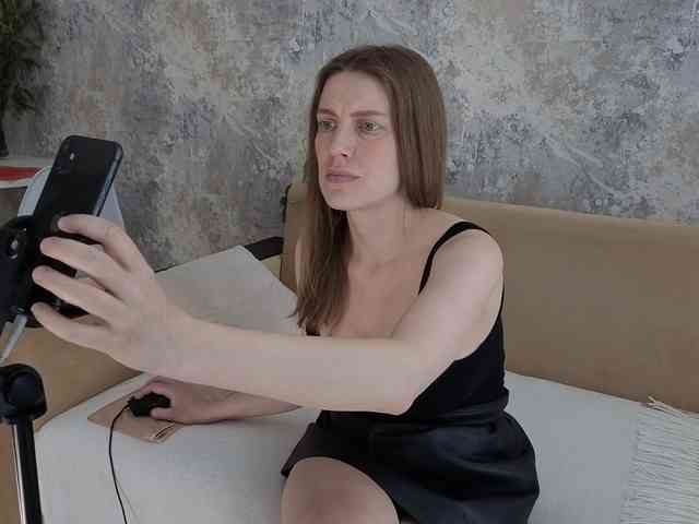 Incredible123 Live Webcam on BongaCams