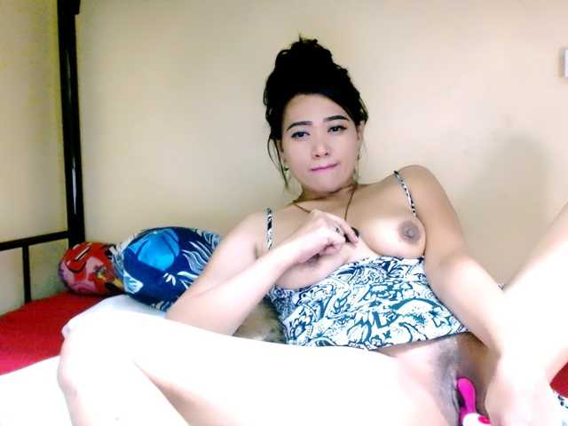 Rosselyn's BongaCams show and profile