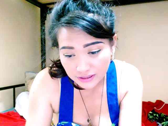 Rosselyn Live Webcam on BongaCams