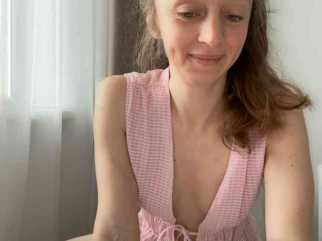 Shy-SweetGirl webcam