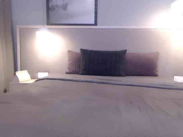 Shy-SweetGirl webcam