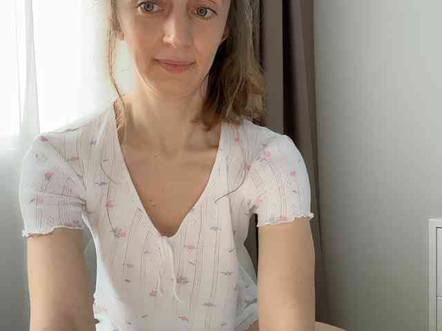 Shy-SweetGirl webcam