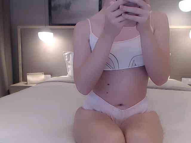 Shy-SweetGirl webcam