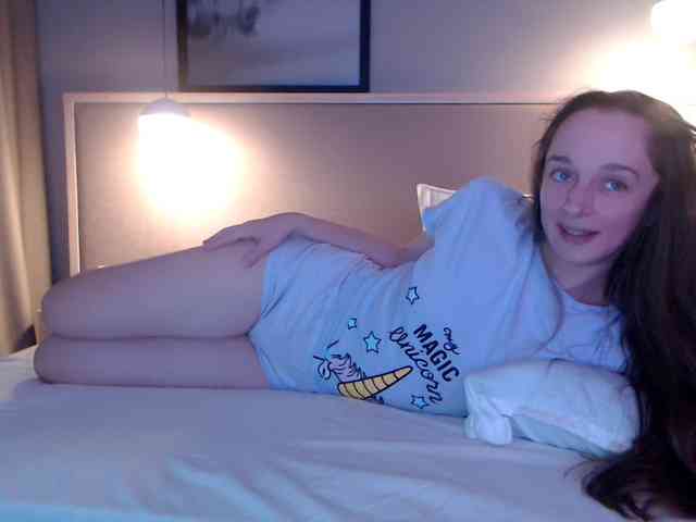 Shy-SweetGirl webcam