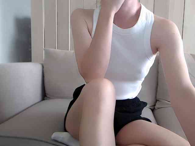 Shy-SweetGirl webcam