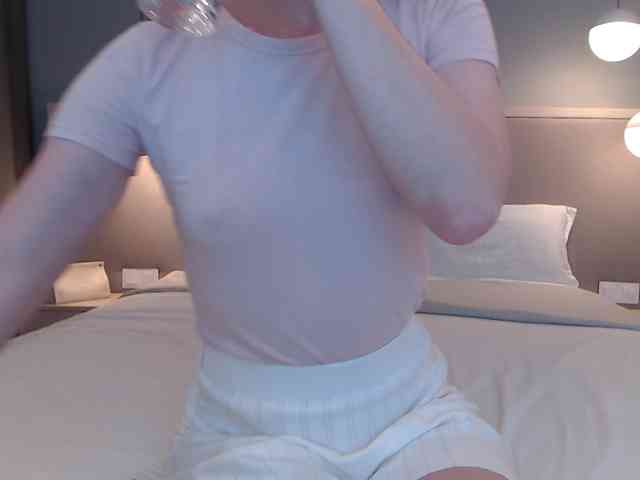 Shy-SweetGirl webcam