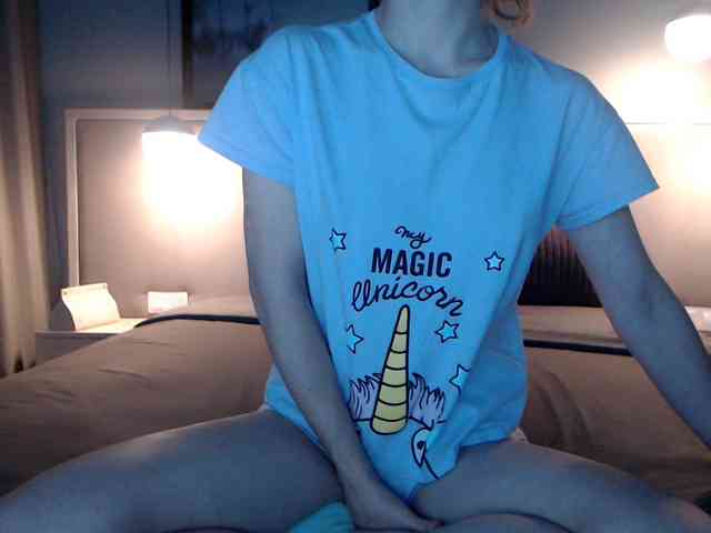 Shy-SweetGirl webcam