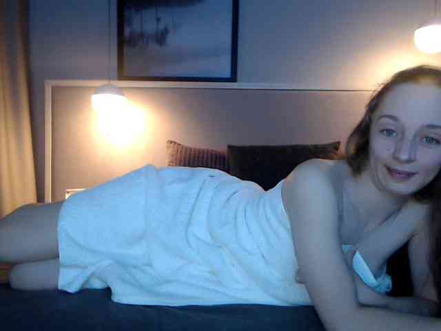 Shy-SweetGirl webcam